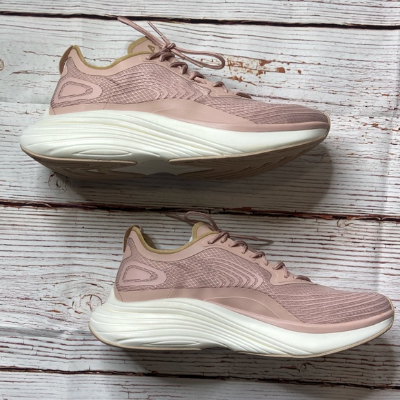 New APL Streamline Sneakers in Rose Dust/Champagne/White Sz 10.5 - Picture 3 of 11